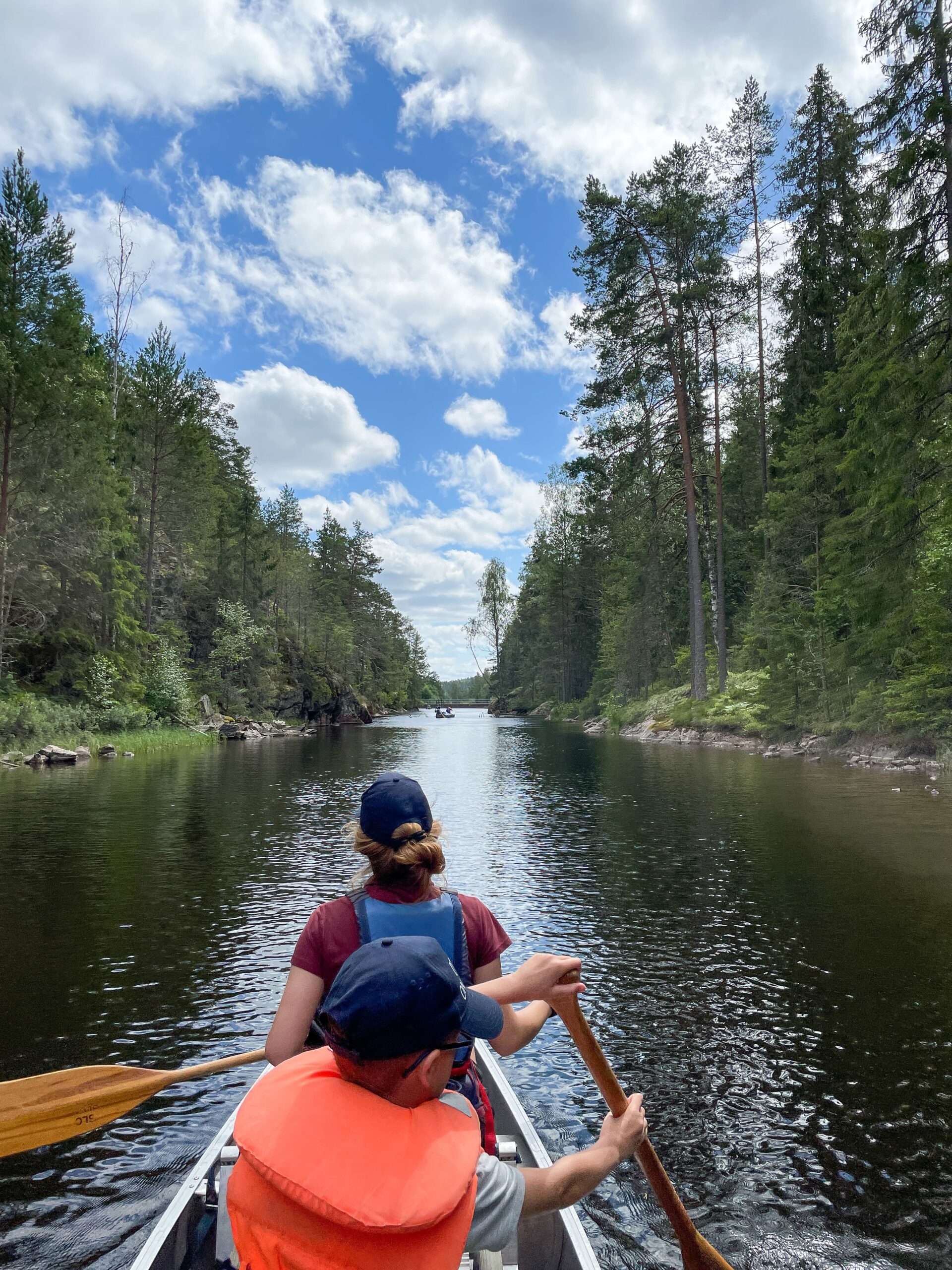 kanovaren tijdens the canoe trip in Zweden