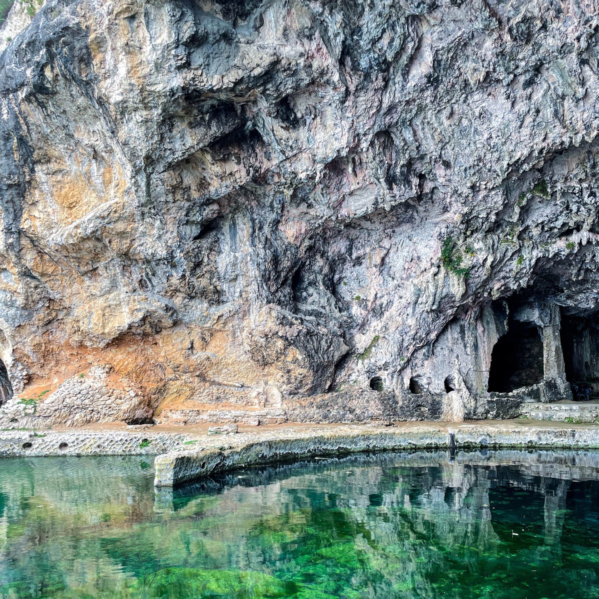 La Grotta di Tiberio - Sperlong reisroute Rome Napels